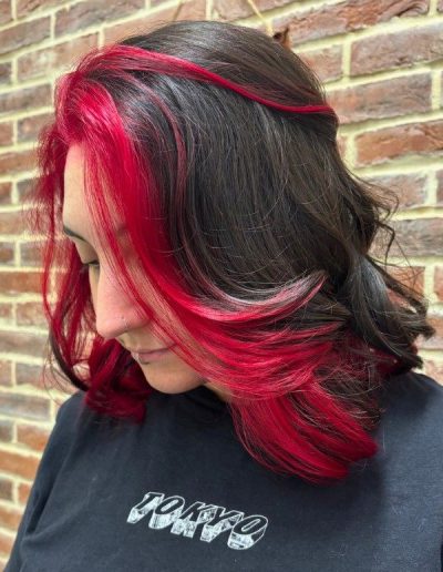 la boucle creative salon coiffure soissons coloration creative noir rouge 1